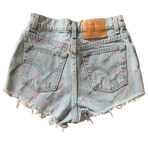 Vintage Levi’s cutoff lipstick bullet shorts - Picture 5 of 12